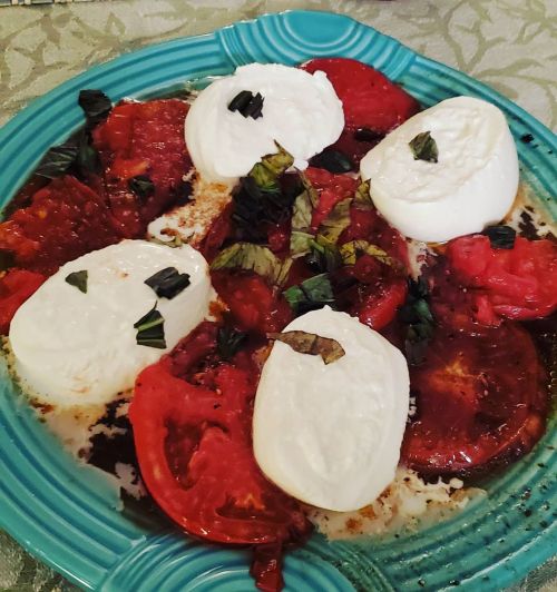 THIS is my latest creation: Grilled Buratta Caprese. Only to be made at the height of tomato season!