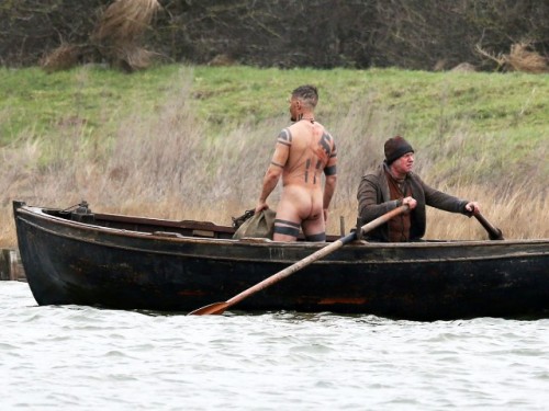 thedailyedition: The Daily EditionTom Hardy naked Tom Hardy is so fine