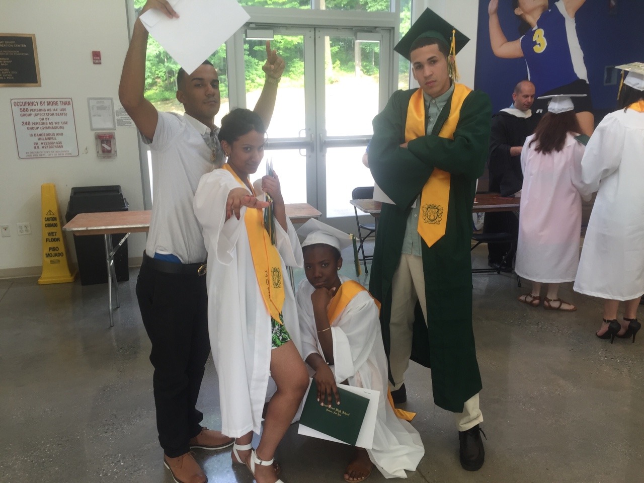 validx2:  vnelz:  I was looking at my graduation pictures and why do white people