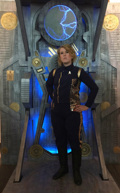 trekcore: sailorvii: More from DCC 2017! This time, my Star Trek: Discovery uniform cosplay. More on