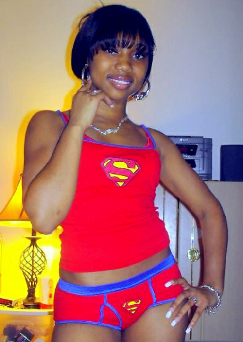 blackwomenlover:  Still got their clothes on.