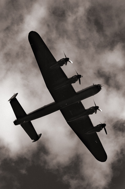 mattdawsonblog:
“Dambusters 70th anniversary - BBMF Lancaster flypast over Brooklands
”