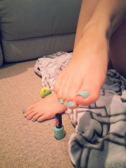buntoes:  minty toes