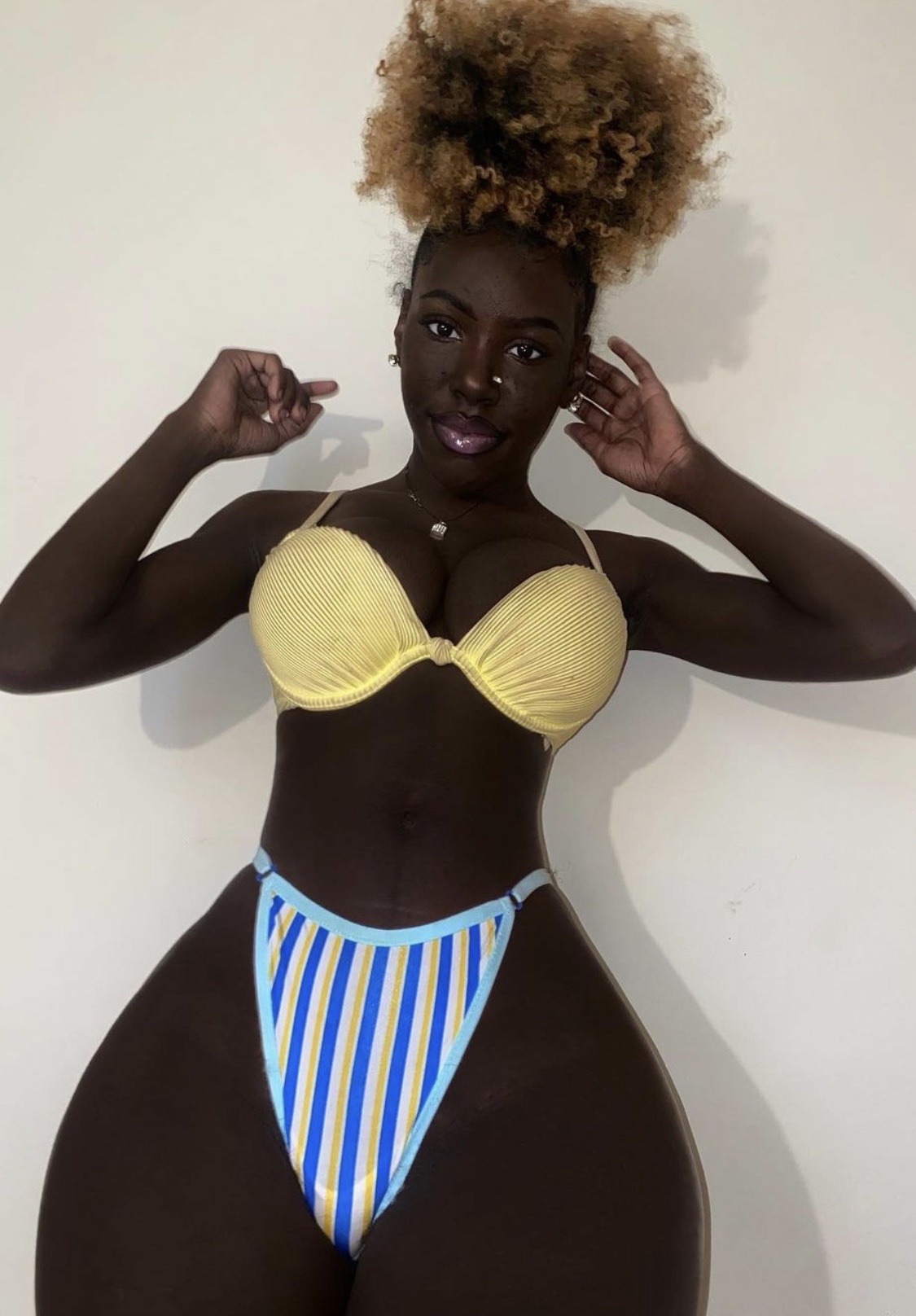 bossjuanadadon:mrdickem:jussamon:jwick4217:Gorgeous, the world needs to see more