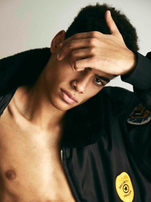 pocmodels:Désiré Quadjo Mia by Greg Vaughan