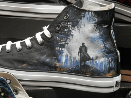 umuggle: &lsquo;Canvas Warriors&rsquo; Converse