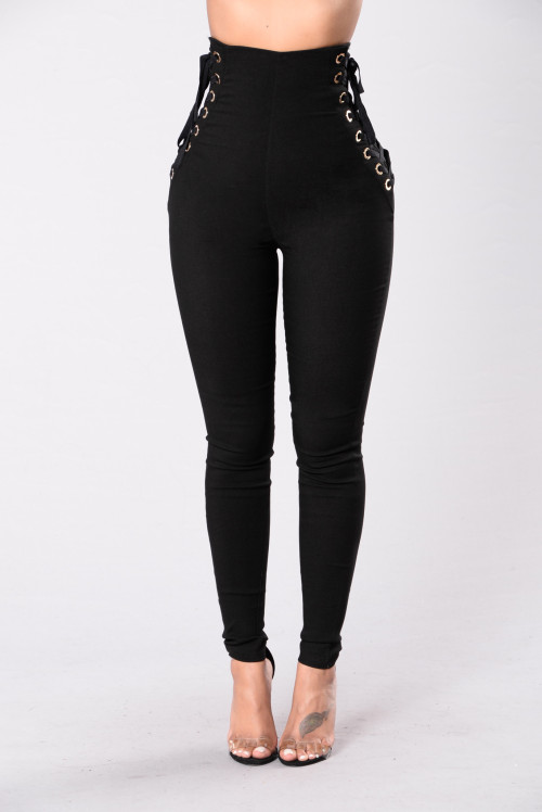 queens-be-like: Eyelet Lace Up High Waist LeggingsBlack use code “queensbelike3“ at chec