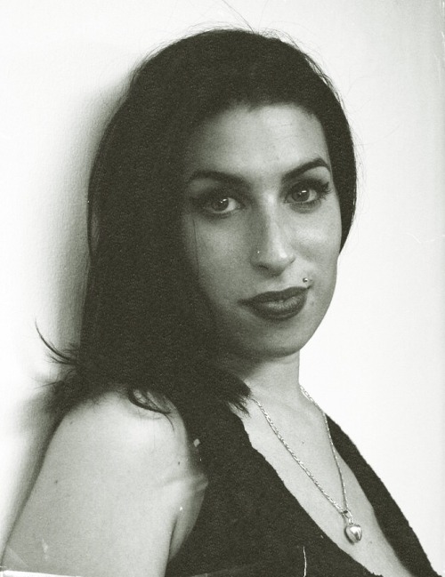 sjowee: Amy Winehouse by Kings Davis