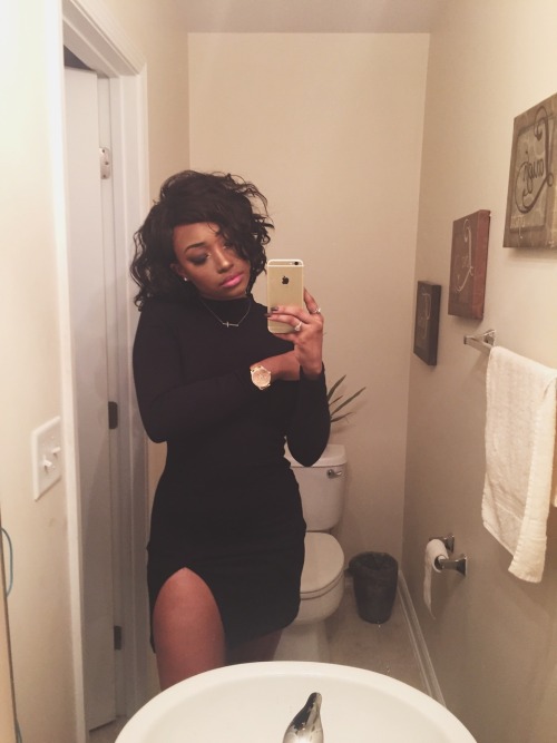 wavy-ting:  in honor of black out day 🌸