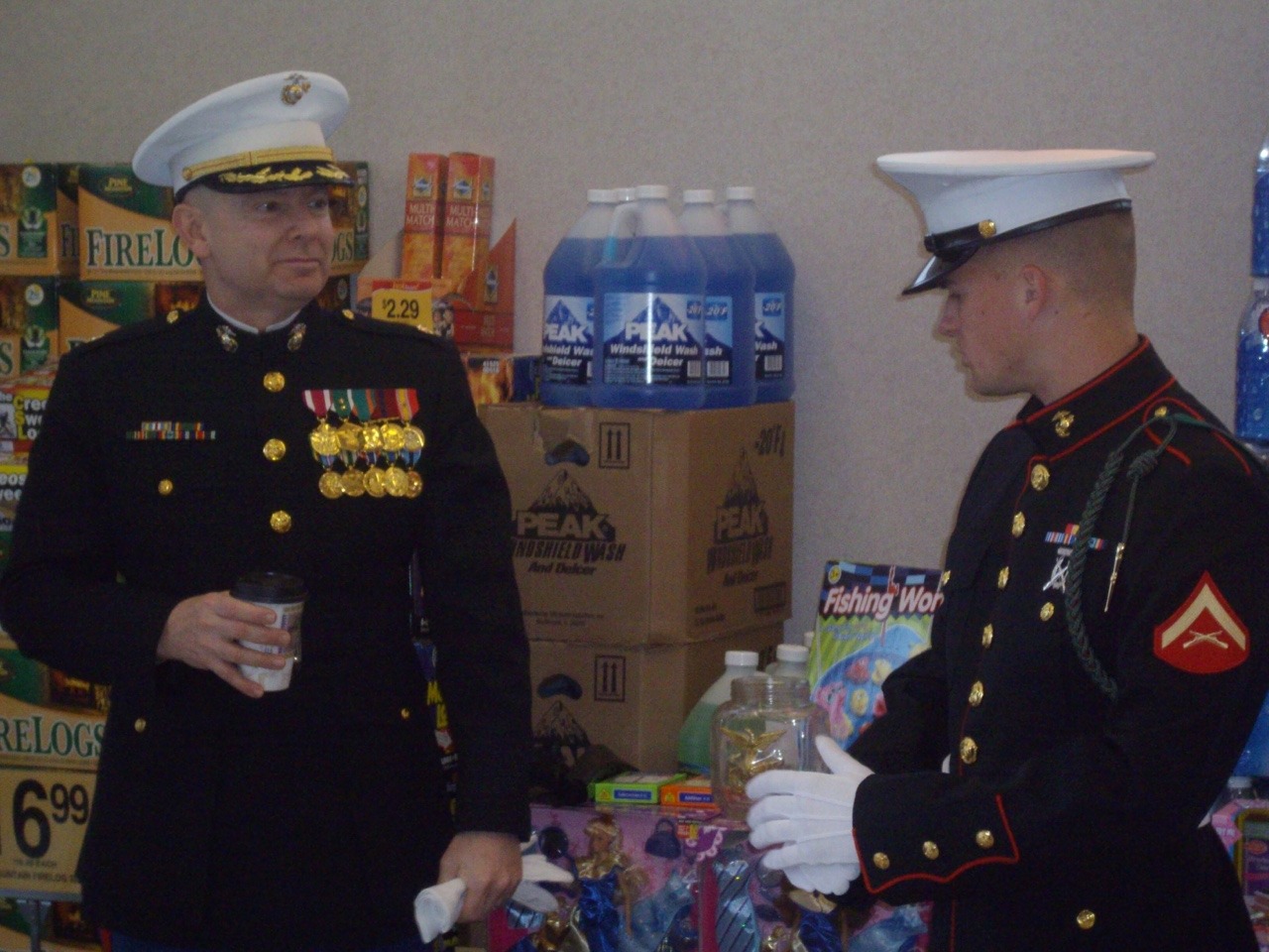 msashleighlacey:  mossyoakmaster:  Tbt to 2008 doing Toys for Tots  Awww best friend