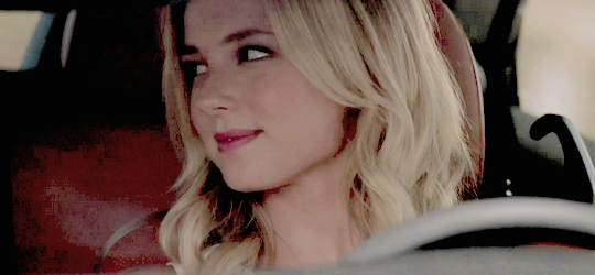 revengeaddiction: Emily Thorne in every episode: Resurrection (2x02) ↳ “For those