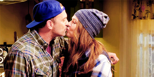 dollsome-does-tumblr:luke/lorelai + gilmore kitchen kisses