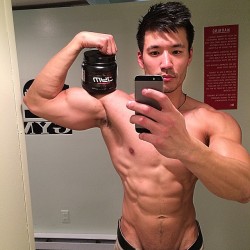 kevinkreider:My favorite post work out supplement thus far!   Post gym!  Seen some good strength gains  #naturalphysique #naturalbodybuilding #asianmen #asian #thailand