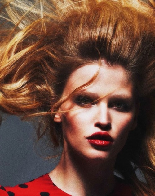 leahcultice:  Lara Stone, Anna Ewers & porn pictures