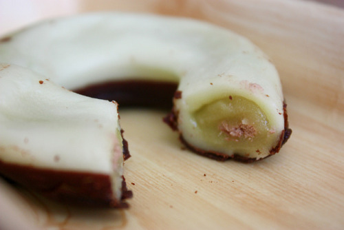 ilikeasianfood: Choco Banana Donut Mochi Cream innards by foodishfetish on Flickr.