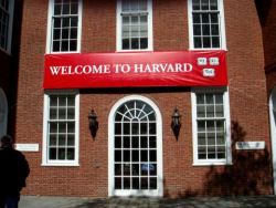 gallifreyanturtles:  mytruthhzshortcake:  myblacksexuality:  soulbrotherv2:  Harvard University Announcement: No tuition and no student loans  by Harlem World Magazine Harvard University announced over the weekend that from now on undergraduate students