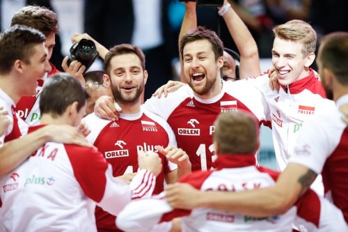 fisicol92: Poland wins again the VOLLEYBALL WORLD CHAMP, Brazil beaten 3-0 (28-26, 25-20, 25-23) Tea