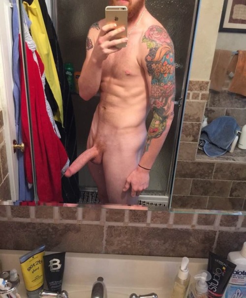 Porn tindermennude:  ShaneMassive red rocket! photos