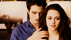 crowwife-blog:  ˝Rob had the best idea for it. He was like, you know what her real erogenous zone that I really want to start with?It’s right here on her neck, because that’s the classic placewhere a vampire bites somebody, so it’s the one place