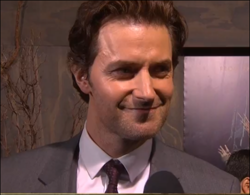 felorinbailensheild: sahraobsessed: Richard Armitage - my caps That cheeky smile! &lt;3