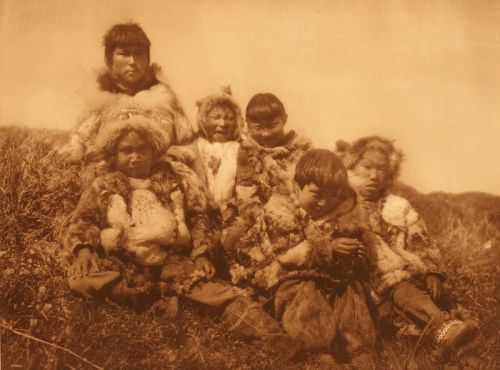 Edward S. Curtis, Nunivak children, 1930
