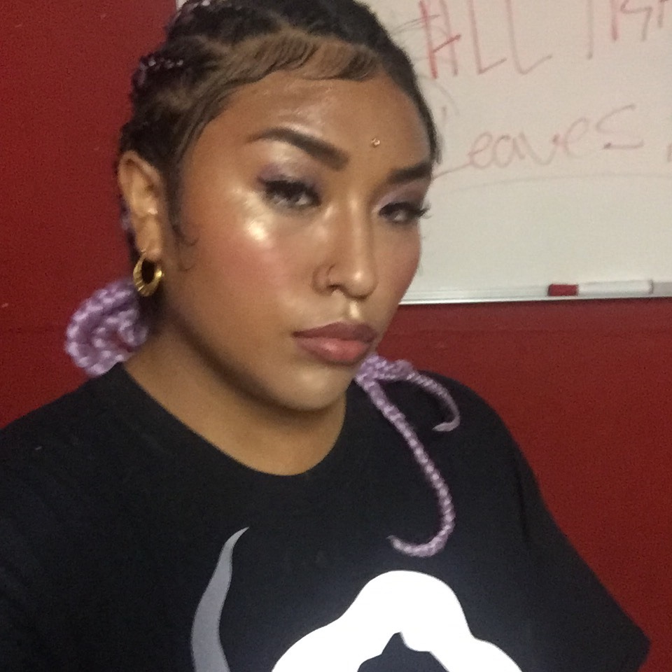 gothicanbullshit:  Me in many moodzzz   ughhhhh my best friend is so pretty wowowowowowow