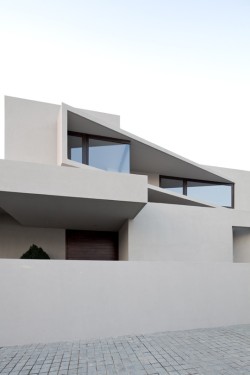 n-architektur:  House AL2 Gonzalo Mardones Arquitecto Photographed by Nico Saieh 