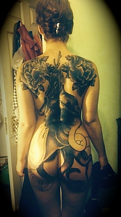 gorgone-kinbaku:  Evolution of my back piece… Still lots of work to do !  