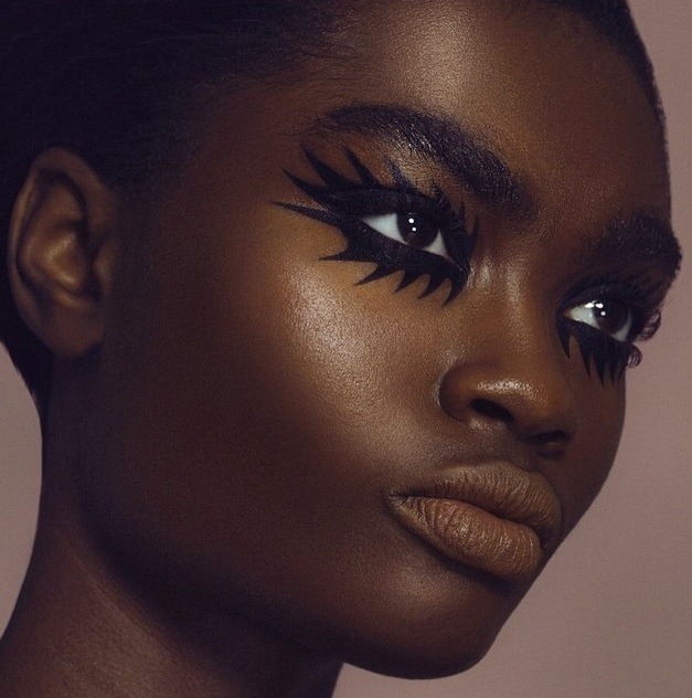 Kayla ClarkePhotography: Alex Evans Make up: Sabrina Rinaldi 