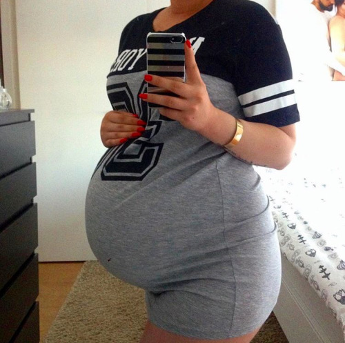 Pregnant Womens In Nice Tight Dresses :)