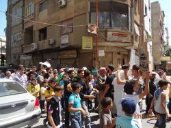 doumarevolution:  تنسيقية #دوما: مظاهرة لأحرار مدينة دوما في جمعة وما النصر الا من عند الله 