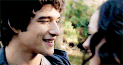 allisonargentdaily:  Can’t I be strong  a n d  go to prom? 