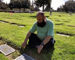 congenitaldisease: Mohamed Bzeek, a Libyan-born Muslim, has been fostering terminally ill children for the past two decades. Since then, he has buried 10 children, some of who have died in his arms.   One of his foster children is a six-year-old girl