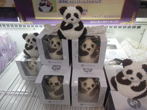 Japanese Cute PANDA Cake!! Who cuts him first? Can you eat this cake?