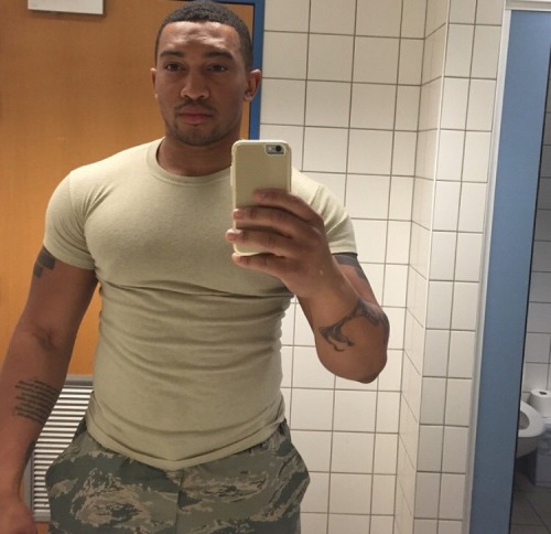 modelingschool:  Thicc 