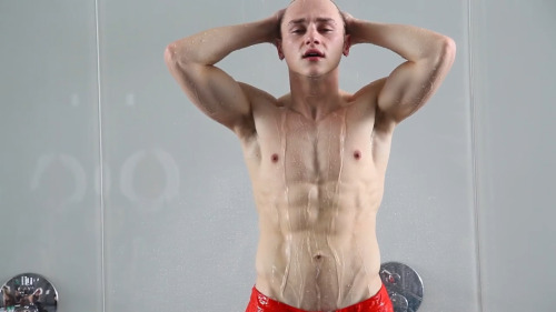 Porn photo    In 2014, Ben Hardy has posed shirtless