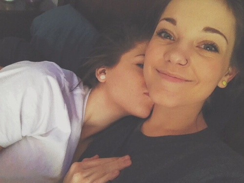 fuckyeah–lesbians:Follow for more