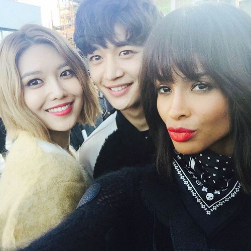 fy-girls-generation:hotsootuff: With @Ciara She said “안녕하세요” ;)#ciara #CoachSprin