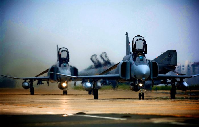wombatmac:  The legendary McDonnell Douglas F-4 Phantom II - a variety of images