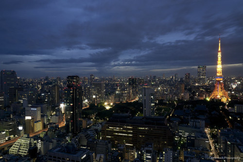 Tokyo Night by Shu O Leica Q flic.kr/p/2giCmrg