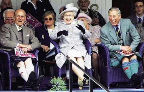 toratiger:  God save the Queen. She is too cute.