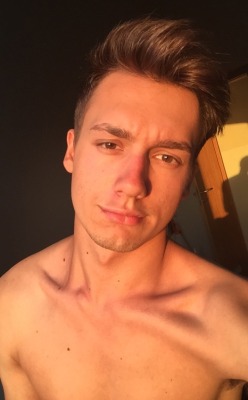 psychoticmusichead:  italian sunset selfie