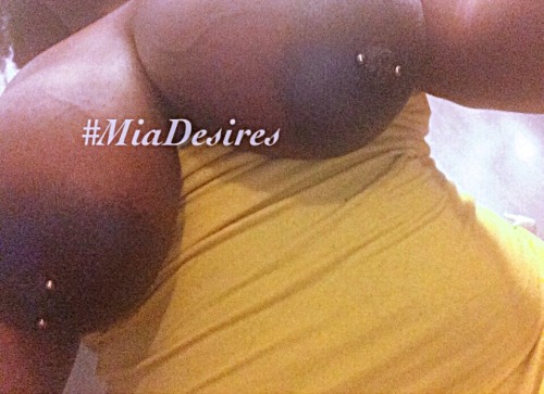 clandestinedesiires:  Feeling a lil sexy today. Off to the gym in a bit