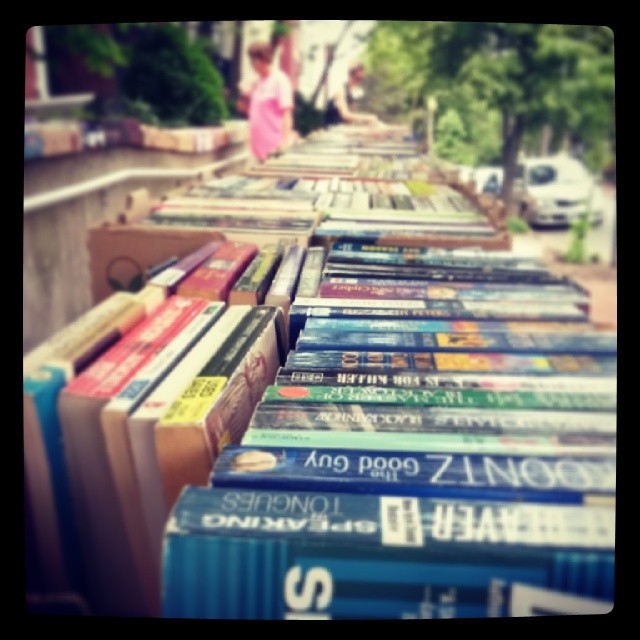 inkisadream:  Saturday morning book sale. 