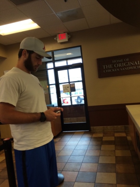 midwestmonstercocks: Gym shorts, baseball cap, bulge….I’m in heaven  
