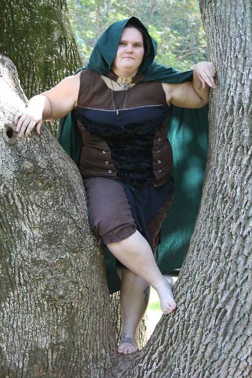 chubby-bunnies:  Hi, my name is Kay, I’m 27, size 16/18 US I am a cosplayer/LARPer, artist, generally weird person, but at least I’m interesting. This is my 2nd submission here, inspired by all you other beautiful ladies.  This is a costume I made