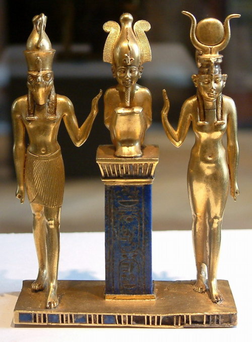 Osiris, Isis and Horus on a pendant bearing the name of Pharaoh Osorkon II, 22nd dynasty