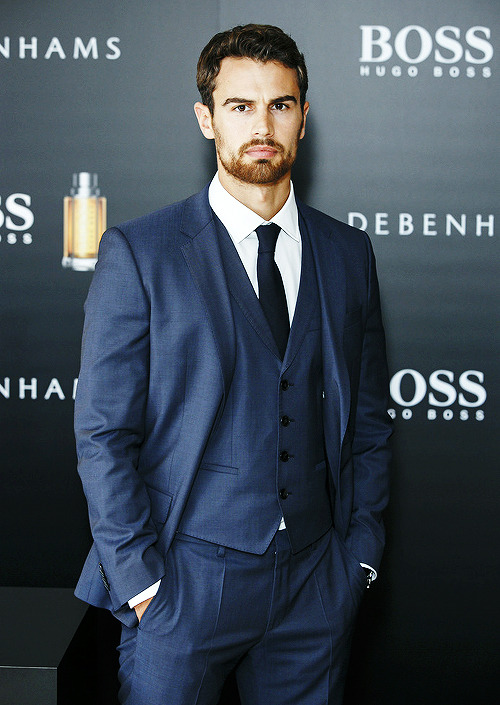 queerfour:  Theo James attends a photocall as he is announced as the new face of Boss The Scent at D