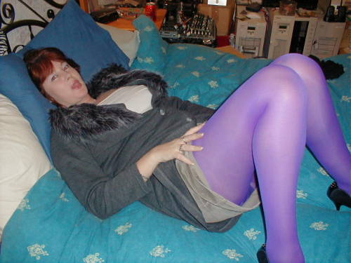 nylonette: kate-nylonette-again: Deadly Purple Nightshade! ;-) Kate x nylonette.tumblr.com/ar