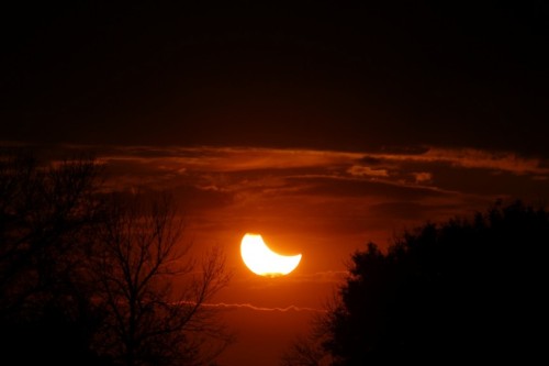 sinnamonrolls:sadmaninacan:sixpenceee:The following are pictures of rare sunset solar eclipses. They